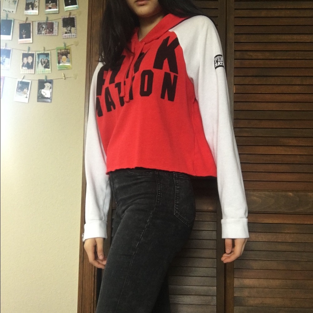 PINK Red cropped sweat shirt